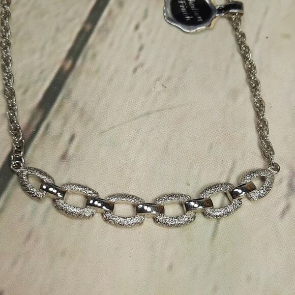 NWT‎ Silver Tone Chain Link Necklace with Rhodium Finish - Picture 1 of 6
